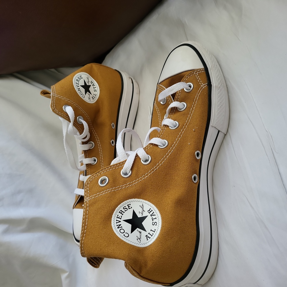 Converse Chuck Taylor All Star Hi Sneaker Size 9 women